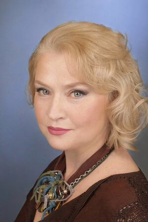 Олена Хижна