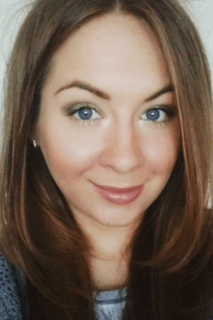 Альона Смикова