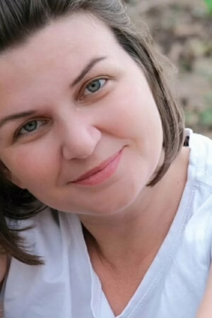 Олена Плугар