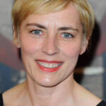 Саскія Рівз