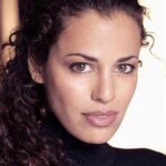 Афіна Карканіс