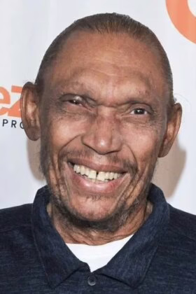 Готорн Джеймс