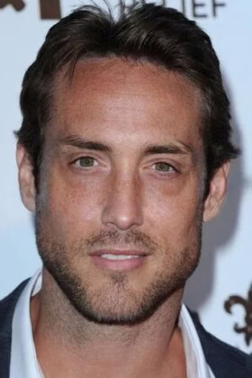 Джонні Стронґ