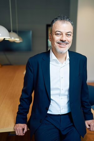 Едуард Ахрамович