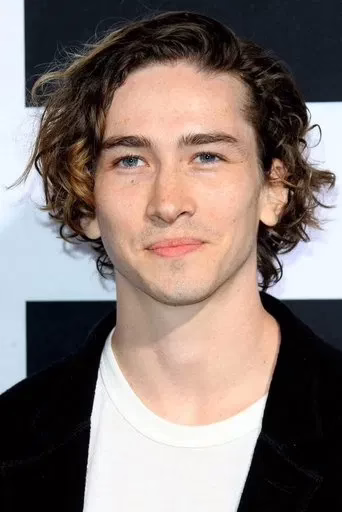 Ділан Арнольд